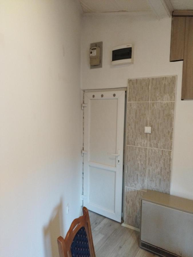 Small Apartment Private Bathroom Strong Wi-Fi Белград Экстерьер фото