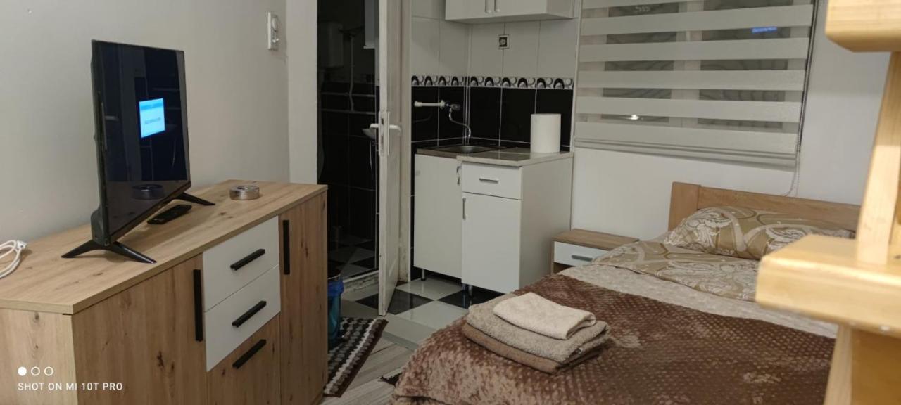 Small Apartment Private Bathroom Strong Wi-Fi Белград Экстерьер фото